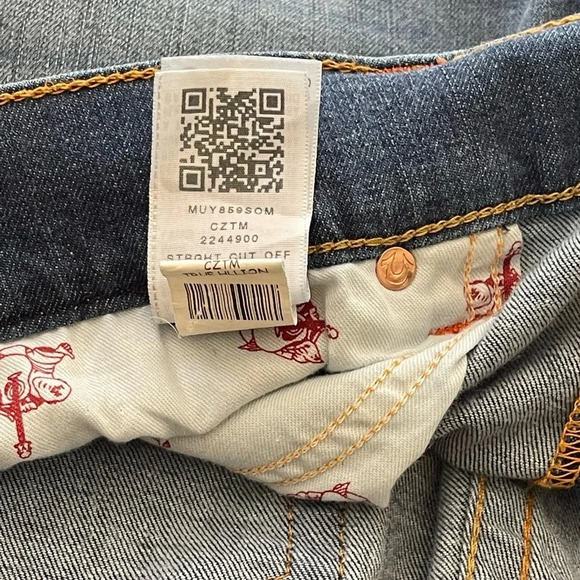 True Relations shorts retail price 160. Great conditions chic very stylish - Picture 13 of 14